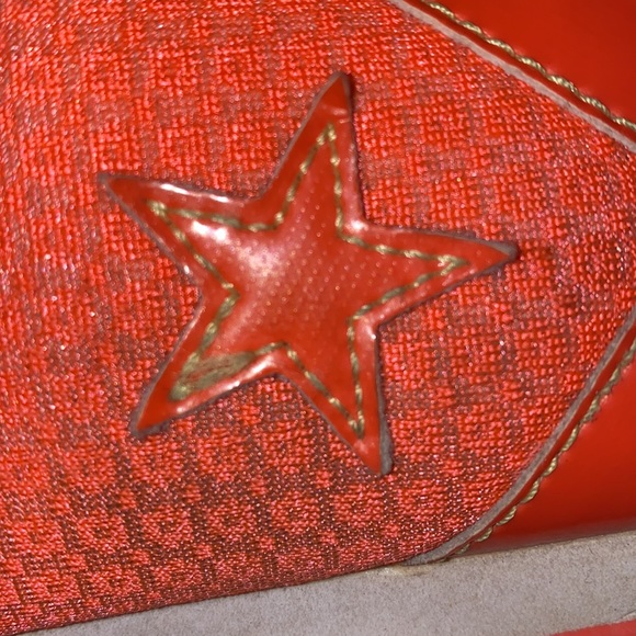 Neon Converse - Picture 6 of 8